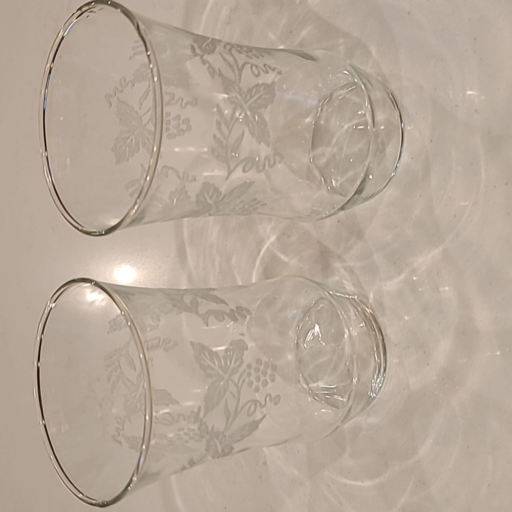 Gorgeous Pair/ Set Vintage Glasses